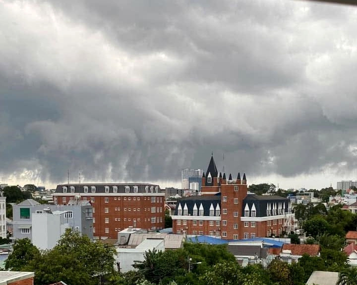 Đám mây nhìn từ TP Thủ Dầu Một, Bình Dương. (Ảnh: B.L)