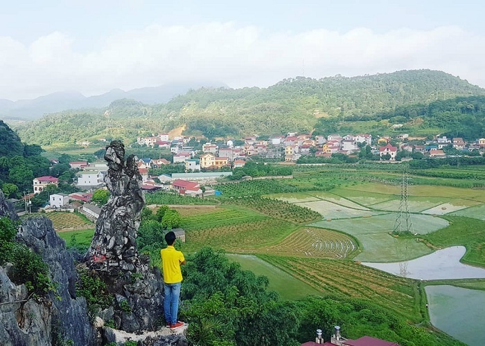 Núi Tô Thị gắn liền với câu chuyện nàng Tô Thị chờ chồng.