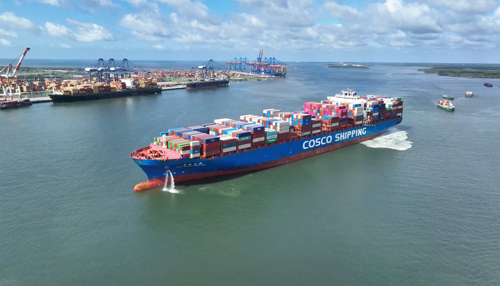 Loď dorazila do přístavu Cai Mep - Thi Vai.