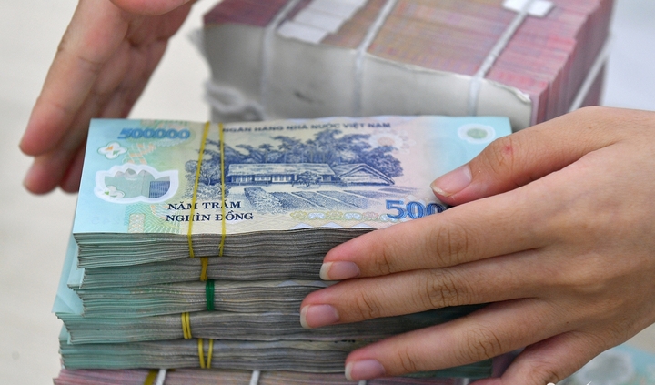 Thu nhập của ngành tài chính ngân hàng tương đối cao so với mặt bằng thu nhập của nhiều ngành khác. (Ảnh: Đ.V)