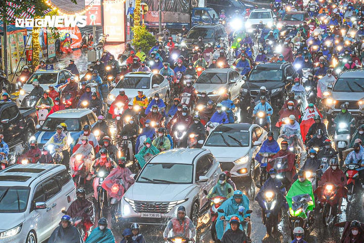 Ngày mai 3/9, cả nước đề phòng mưa dông lúc chiều tối và đêm, trong đó Tây Nguyên và Nam Bộ có nơi mưa rất to. (Ảnh minh hoạ: Đắc Huy)