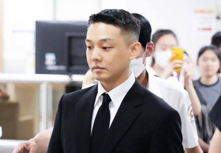 "Ảnh đế" Yoo Ah In bị kết án 1 năm tù và phạt 2 triệu won về tội sử dụng ma tuý.