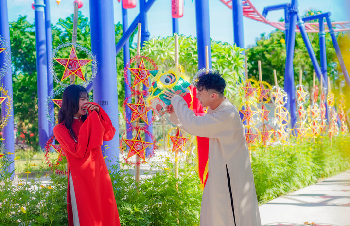 Đón trung thu sớm, 'check-in' phố lồng đèn ở Da Nang Downtown dịp Tết Độc lập - 3