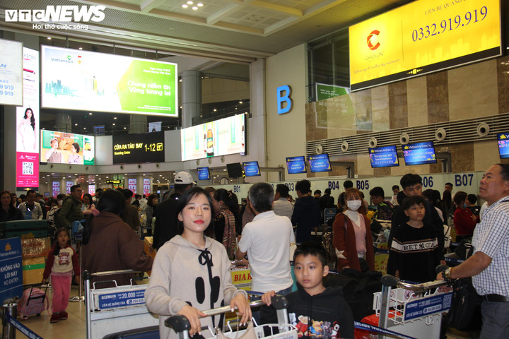 Nhiều hành khách cho biết họ sẽ lựa chọn di chuyển bằng phương tiện khác nếu máy bay thường xuyên trễ giờ.