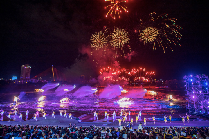 Đón trung thu sớm, 'check-in' phố lồng đèn ở Da Nang Downtown dịp Tết Độc lập - 9