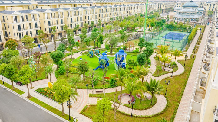 Đảo Dừa mang vẻ đẹp của “thiên đường nhiệt đới” với những khoảng xanh ngập tràn.