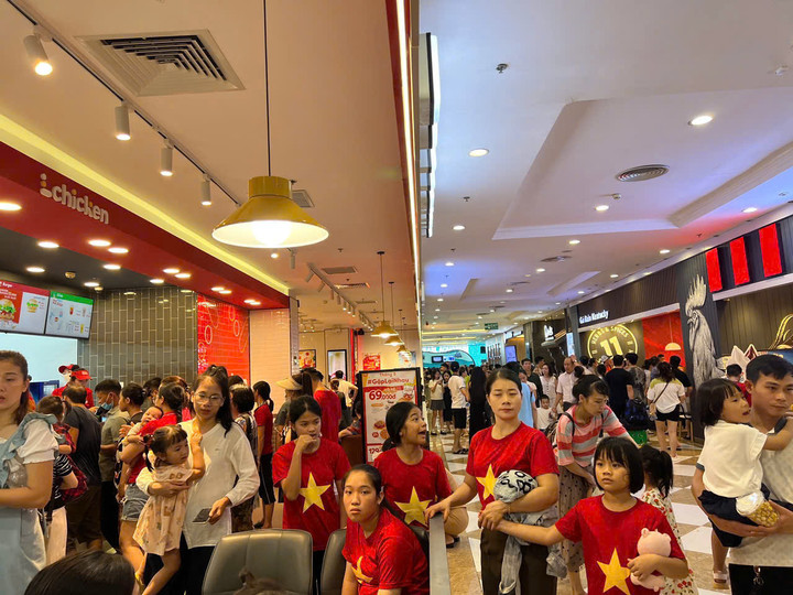 Hơn 3 triệu lượt khách chọn TTTM Vincom vui chơi, mua sắm dịp Quốc khánh - 2