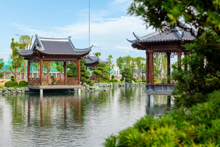 Ngự Hoa Viên đã thành hình và Hồ cá Koi sẽ được thả cá