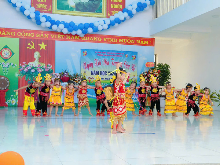 Tiết mục văn nghệ đáng yêu của các em nhỏ Trường Mầm non Cao Dương 2.