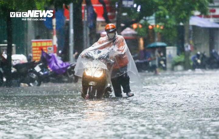 Bắc Bộ và Bắc Trung Bộ sắp hứng đợt mưa rất lớn. (Ảnh minh hoạ: Quốc Anh)