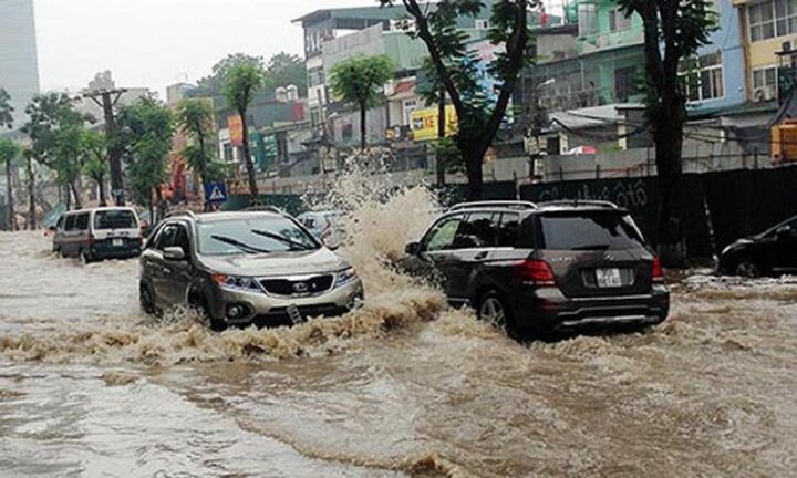 Nếu không cần thiết, không nên lái xe giữa lúc siêu bão Yagi đổ bộ. (Ảnh minh họa).