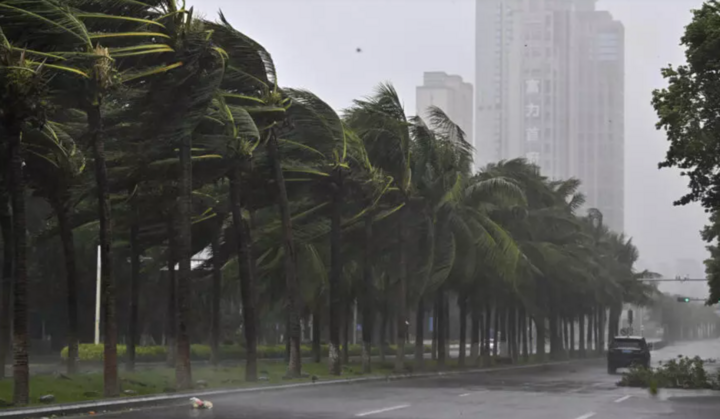 Bão Yagi gây mưa lớn tại đảo Hải Nam (Trung Quốc). (Ảnh: Xinhua)