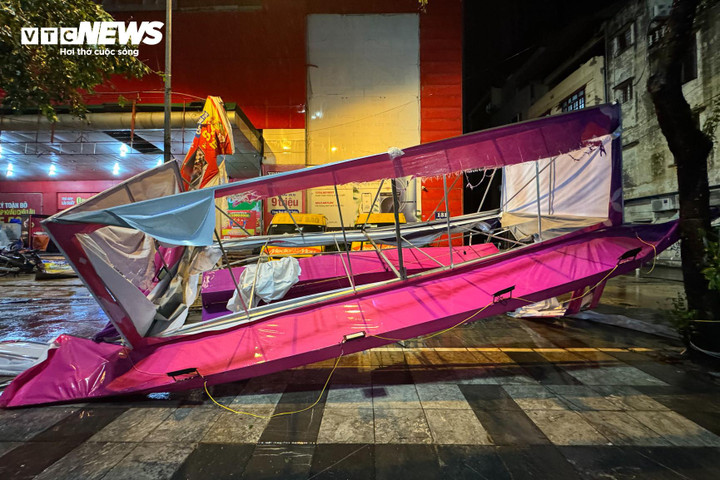 TRỰC TIẾP: Bão Yagi quét qua Hà Nội, gió rít liên hồi, 1 người thiệt mạng - 3