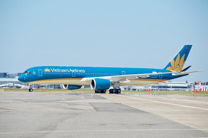 Do ảnh hưởng của siêu bão Yagi, dự kiến hơn 110 chuyến bay của hãng hàng không Vietnam Airlines sẽ bị hủy và điều chỉnh giờ khai thác. (Ảnh minh họa)