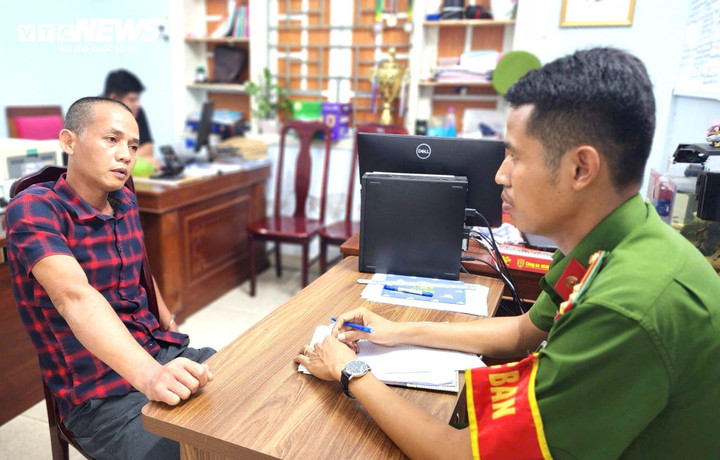 Đoàn Việt Nam tại cơ quan công an.