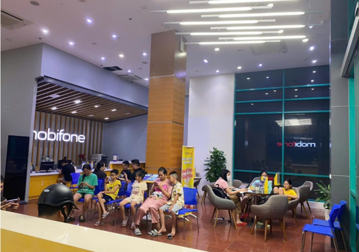 MobiFone nỗ lực hỗ trợ người dân sau bão Yagi - 3