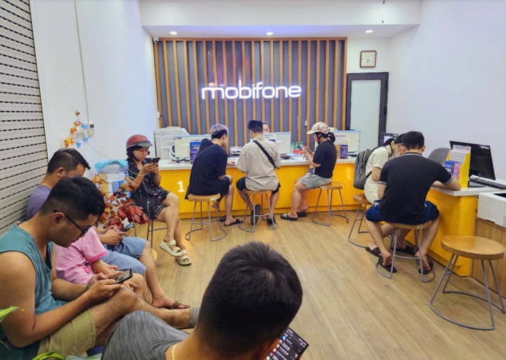 MobiFone nỗ lực hỗ trợ người dân sau bão Yagi - 4