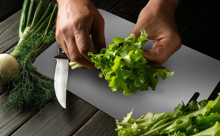 Thớt nhựa liệu có gây hại sức khỏe? (Ảnh: Amazon.in)