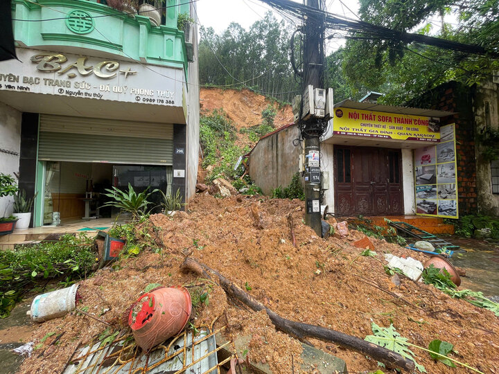 Người Yên Bái thoát chết trong gang tấc kể lại khoảnh khắc đất đá ập vào nhà - 2