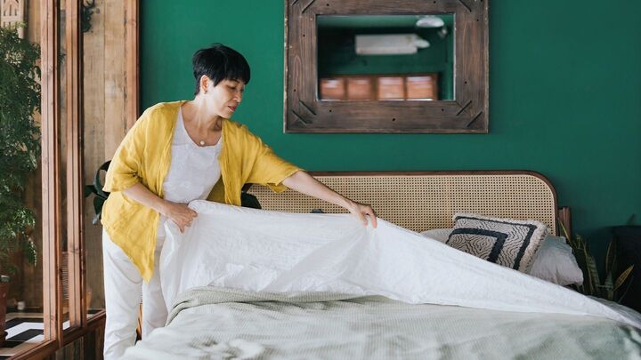 Bao lâu nên thay ga gối một lần? (Ảnh: Everyday Health)
