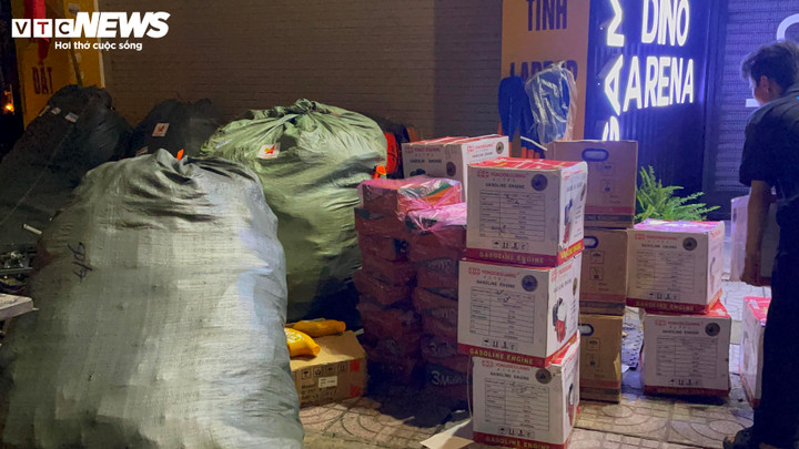 Nhu yếu phẩm được đóng gói kỹ càng.