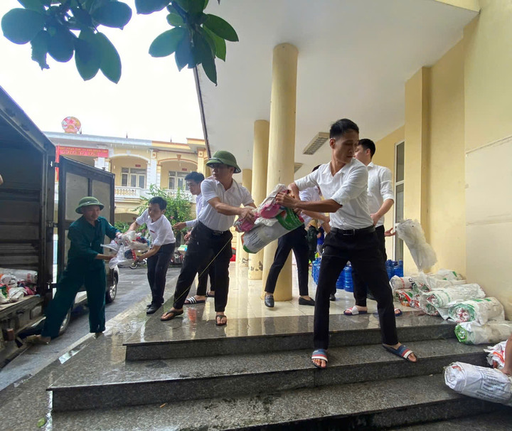 Agribank chung sức cùng các địa phương khắc phục hậu quả bão số 3 - 5