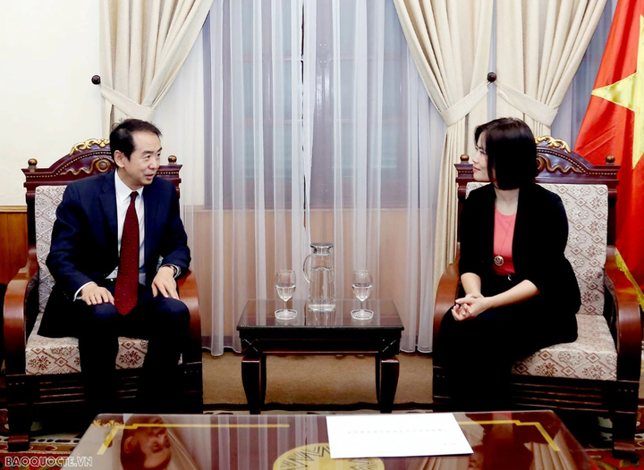 Đại sứ Hà Vĩ bày tỏ mong muốn tiếp tục nhận được sự ủng hộ, hỗ trợ của Bộ Ngoại giao để hoàn thành nhiệm vụ, góp phần thúc đẩy hơn nữa mối quan hệ giữa Trung Quốc với Việt Nam.