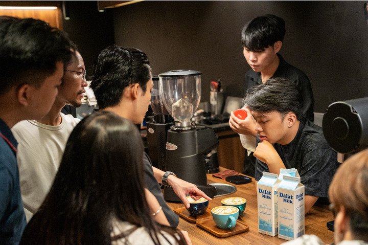 Trong hành trình 15 năm đồng hành cùng ngành pha chế, Dalatmilk luôn là sự lựa chọn hàng đầu của các barista chuyên nghiệp.