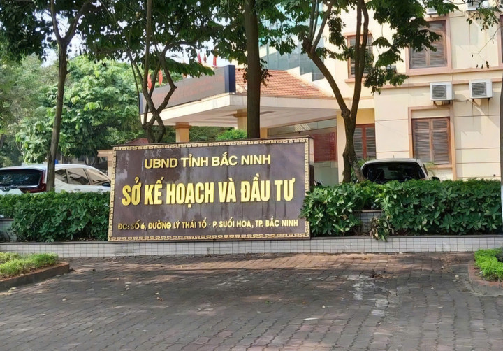 Ba cán bộ Sở Kế hoạch và Đầu tư Bắc Ninh bị khởi tố về hành vi “Nhận hối lộ” và “Đưa hối lộ”.