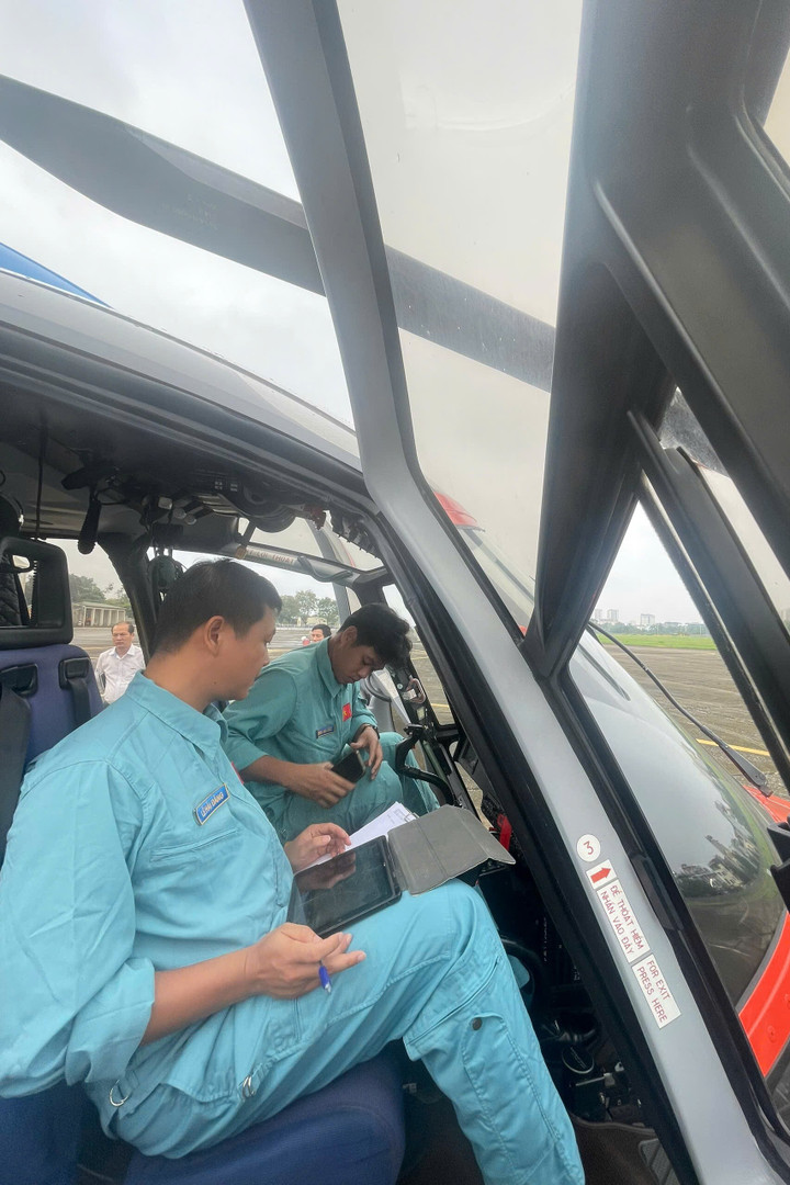 Bên trong một chuyến bay chở hàng cứu trợ từ Hà Nội lên Cao Bằng - 7