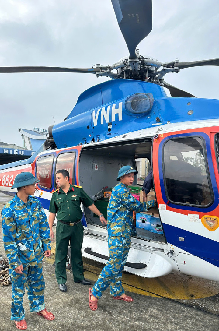 Bên trong một chuyến bay chở hàng cứu trợ từ Hà Nội lên Cao Bằng - 2