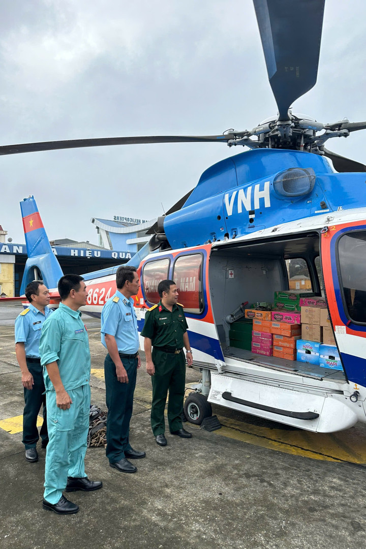 Bên trong một chuyến bay chở hàng cứu trợ từ Hà Nội lên Cao Bằng - 3