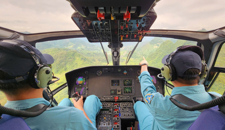 Bên trong một chuyến bay chở hàng cứu trợ từ Hà Nội lên Cao Bằng - 8