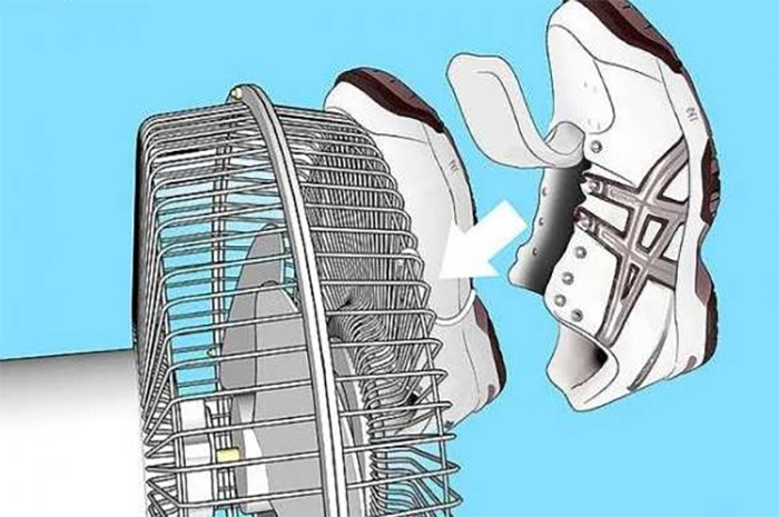 Đây là một cách xử lý giày ướt sau ngày mưa. (Ảnh: Sohu)