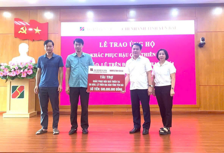 Hoạt động ủng hộ, hỗ trợ khắc phục thiên tai, bão lũ tại các địa phương bị thiệt hại.