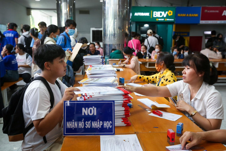 Nhiều đại học thiếu hàng trăm chỉ tiêu xét tuyển bổ sung. (Ảnh minh hoạ)