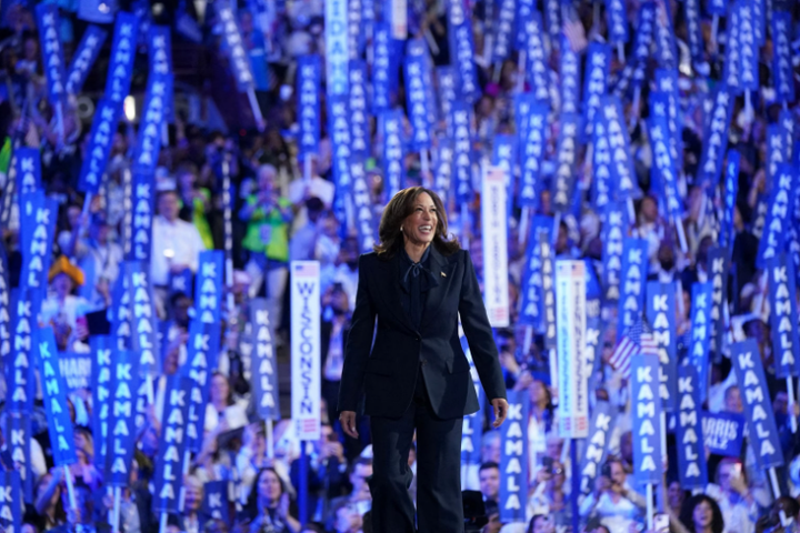 Phó tổng thống Kamala Harris muốn tạo ra một "nền kinh tế cơ hội" cho nước Mỹ. (Ảnh: Reuters)