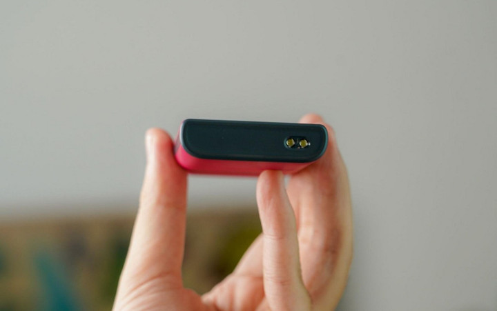 Nokia HMD 105 4G khá nhỏ gọn. (Ảnh: K.D)