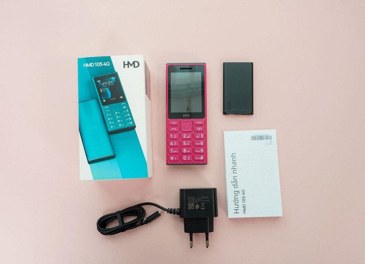 Thời lượng pin của HMD 105 4G có thể dùng trong 5 ngày liên tục. (Ảnh: K.D)