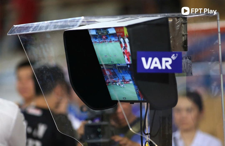 VAR sẽ được áp dụng rộng rãi hơn tại V.League mùa giải 2024/25. (Ảnh: VPF)