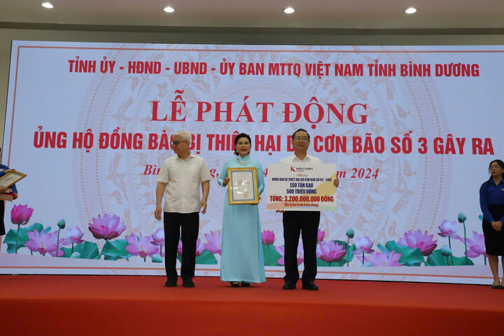 Công ty Kim Oanh ủng hộ 3,2 tỷ đồng.