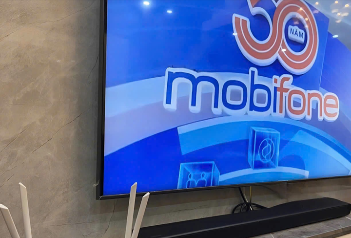 Ấm lòng mùa bão: MobiFone trao nhiều phần quà tận tay người lao động khó khăn - 5