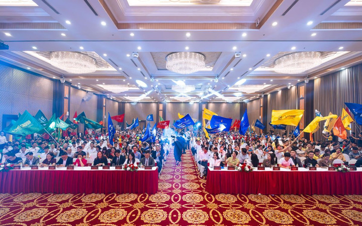 19 đại lý phân phối, gần 1.000 nhân viên tư vấn đã có mặt tại lễ kick-off, cho thấy sức hút của giỏ hàng The London nói riêng và Ocean City nói chung.