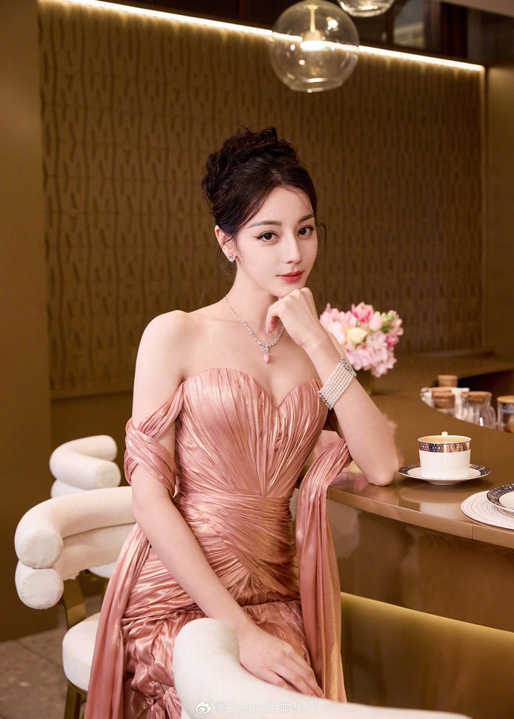 Fan Nhiệt Ba gây ảnh hưởng đến sự nghiệp của nữ diễn viên.