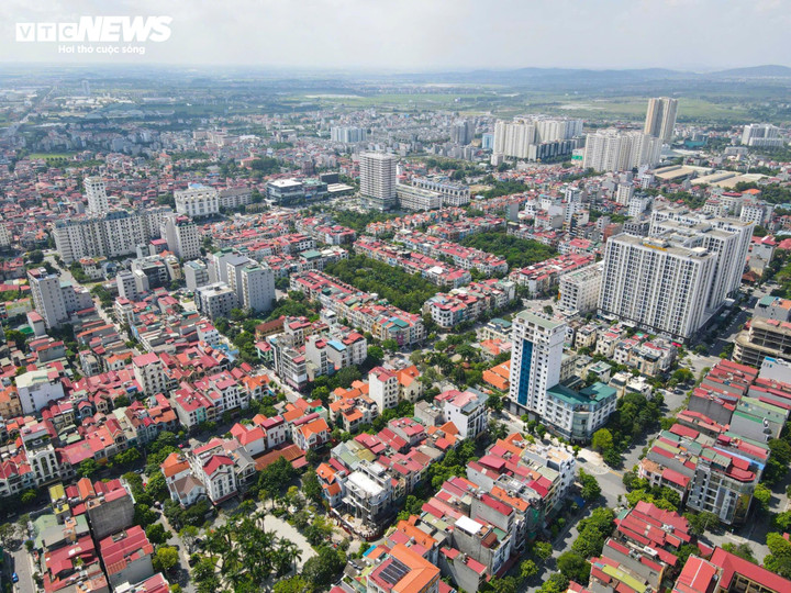 Phấn đấu trước năm 2030 tỉnh Bắc Ninh có 4 thành phố: Bắc Ninh, Từ Sơn, Tiên Du, Yên Phong; 2 thị xã: Quế Võ, Thuận Thành; 2 huyện: Lương Tài, Gia Bình.