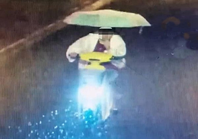 Hình ảnh do camera giám sát ghi lại được trước khi vụ tai nạn đau lòng xảy ra.