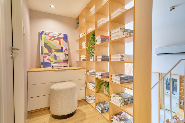 Mọi m2 diện tích được tận dụng linh hoạt tạo nên trải nghiệm sống giàu cảm hứng sáng tạo và nghệ thuật. Mỗi căn hộ mẫu tại Sun Gallery Hà Nam còn được thiết kế “thửa riêng” theo “gu” nghệ thuật: Căn hộ dành cho người yêu nhạc, hội họa hay thích đọc sách.