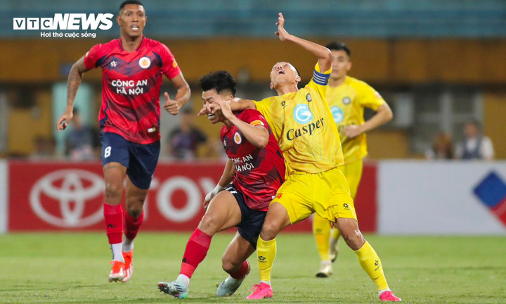 CAHN và Thanh Hóa duy trì thế trận giằng co. (Ảnh: Kim Chi)