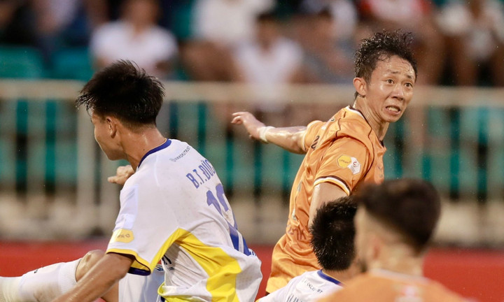 Ngọc Quang ghi bàn cho HAGL.