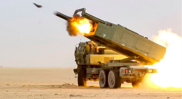 Hệ thống pháo phản lực HIMARS. (Ảnh: Reuters)